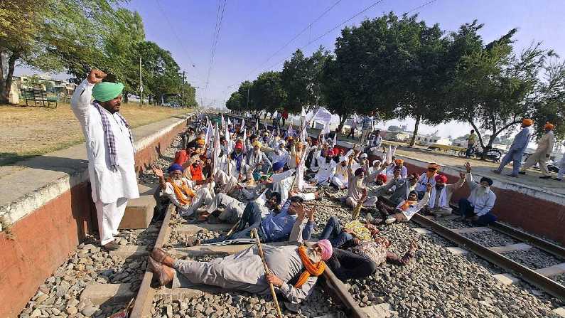 Farmers organization to restore rail service in Punjab for 15 days from 23  Novemberपंजाब में किसान संगठन 15 दिनों के लिए 23 नवंबर से रेल सेवा बहाल  करेगा - Farmers organization restore rail service