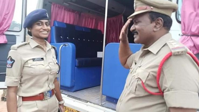 Andhra Police officer Photo Viral