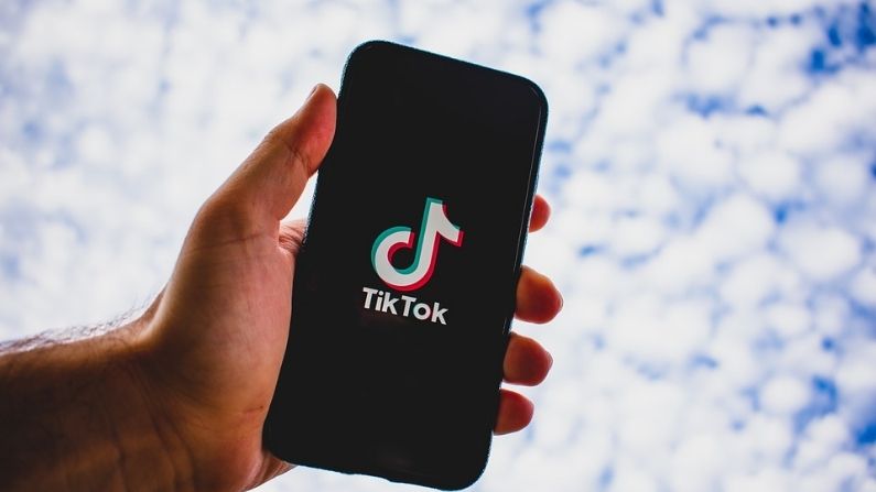 Pakistan gave a big blow to TikTok, the court banned it for promoting immorality and obscenity