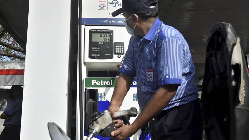 Petrol Diesel Price Today: कई दिनों बाद राहत की खबर, पढ़ें- पेट्रोल-डीजल की कीमतों को लेकर लेटेस्ट अपडेट