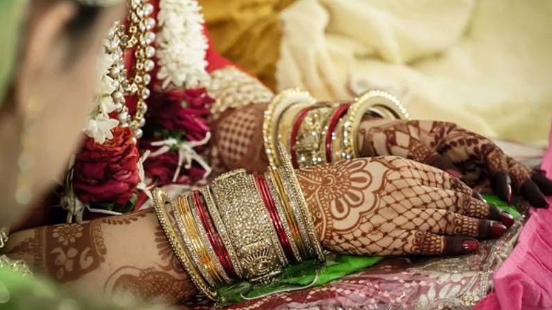 UP: शादी के पांच महीने बाद भी सुहागरात मनाने के लिए तैयार नहीं थी पत्नी, राज खुला तो निकली किन्नर, घर से निकाला |up mujjafarnagar kinnar bride truth comes out after 5