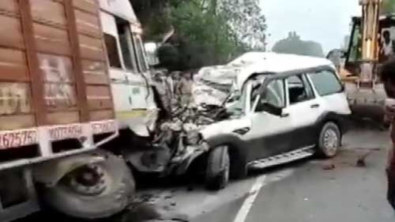 आगरा में बड़ा सड़क हादसा: बिहार से आ रही स्कॉर्पियो की ट्रक से भिड़ंत में 8 की मौत, 4 गंभीर रूप से घायल