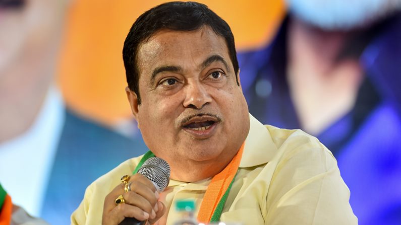 Nitin Gadkari becomes the brand ambassador of the country's first company to make paint from cow dung