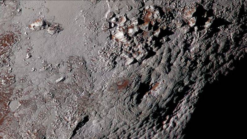 Wright Mons, Plutone