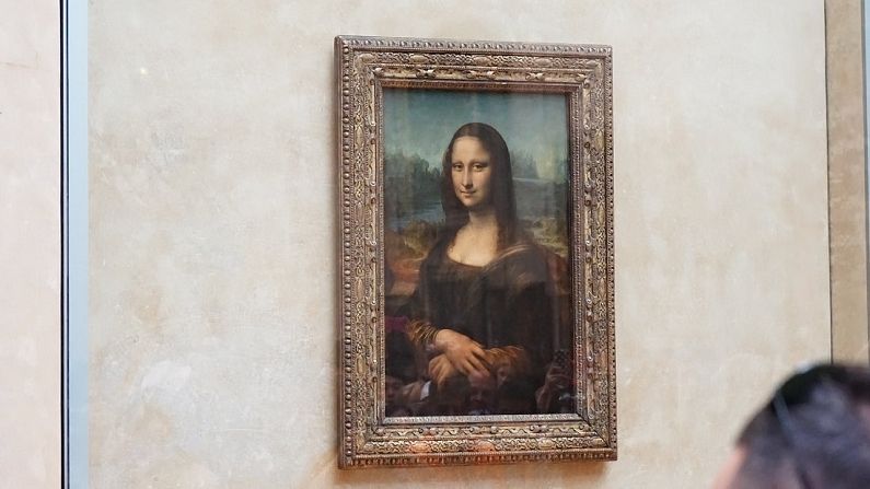 Monalisa: Seeing the painting that someone committed suicide and ...