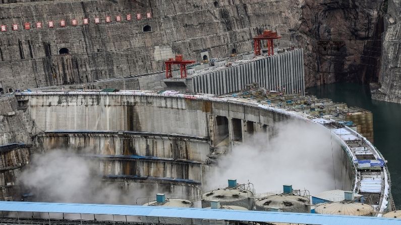China started two units of the world's largest hydropower station, preparing to build a big dam near Arunachal