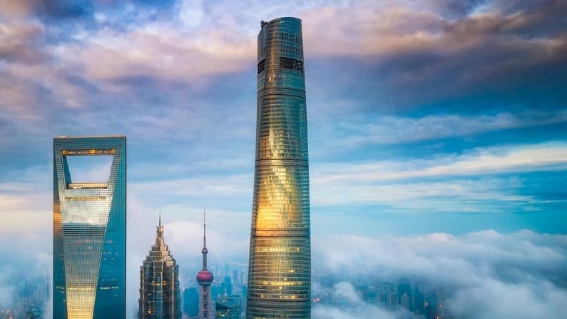 The world's tallest luxury hotel in China, claims to have a floor twice as high as the Eiffel Tower, people are booking fast after seeing the facilities