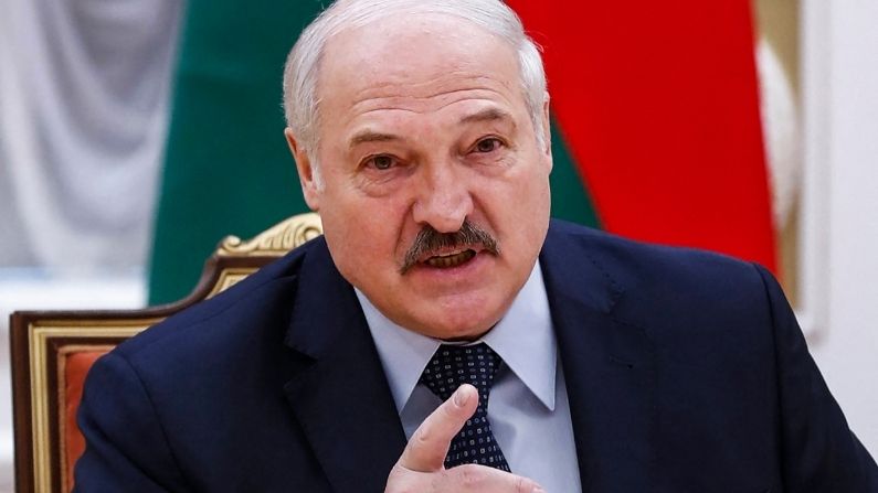 Belarus: Dictatorship growing in Belarus, government blocks top media websites, detains journalists