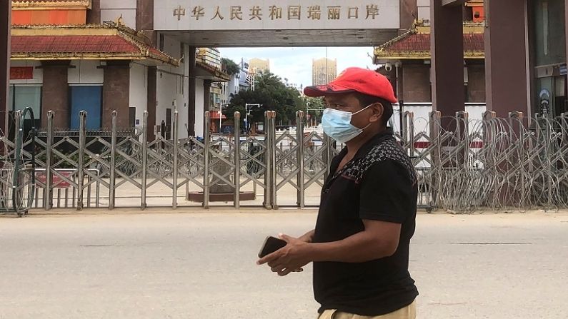 Lockdown again in China!  If the number of new cases of COVID increased, then the city adjacent to Myanmar was 'locked'