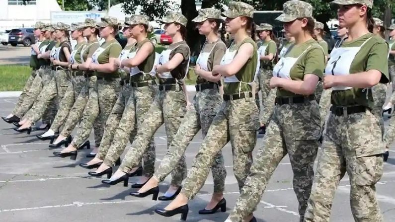 Ukraine: After taking out the parade in the heels of women soldiers, there was a ruckus in this country, the leaders reached the Parliament with sandals