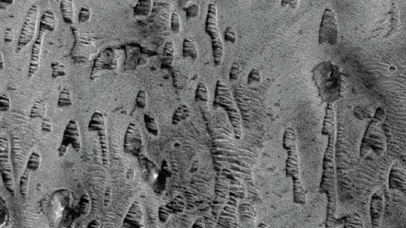 ’ghost Dunes’ In Noctis Labyrinthus And Hellas Basin